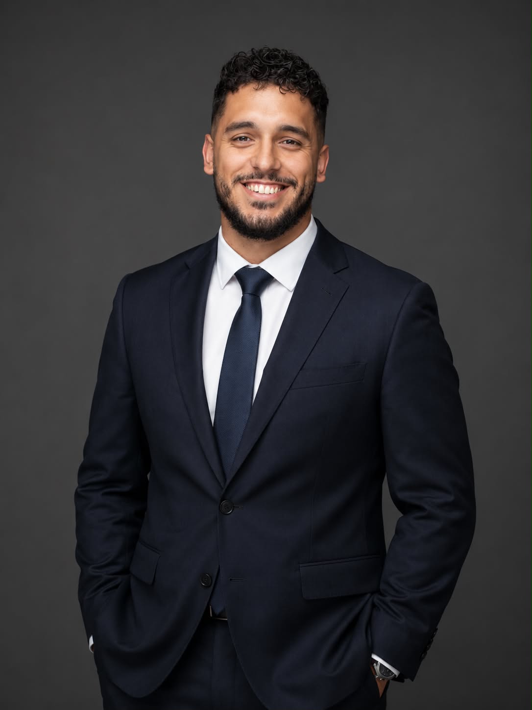 Retrato del abogado titular de Arrieta Legal